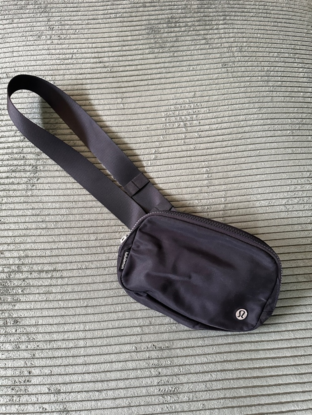 lululemon athletica Black Compact Sling Belt Bag